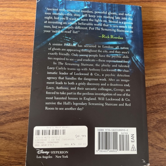 “The Screaming Staircase” book by Jonathan Stroud - Picture 3 of 4
